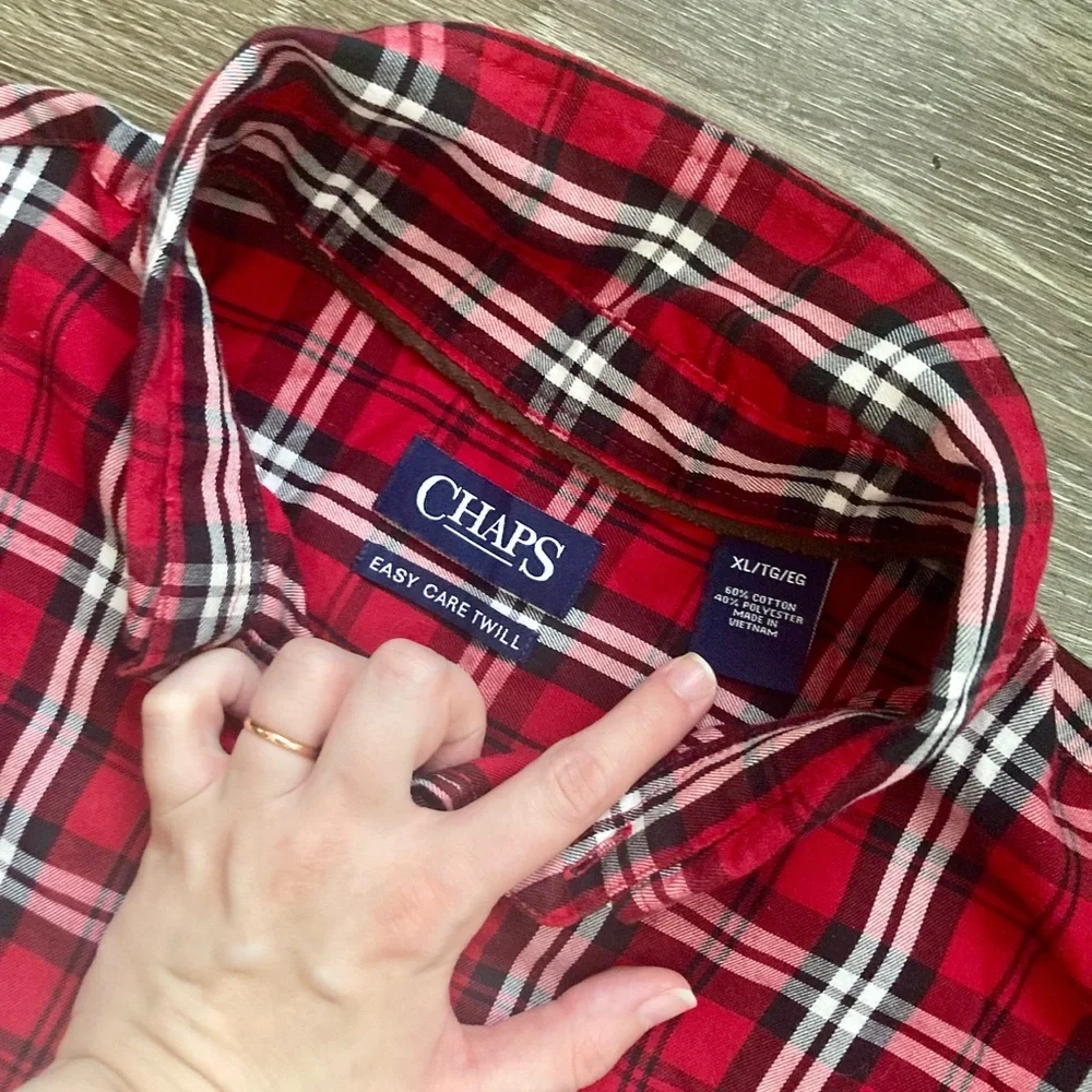 Chaps easy care twill men’s red plaid button down shirt in size XL - Picture 2 of 4